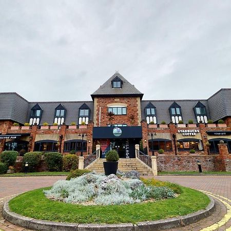 Village Hotel Manchester Cheadle Cheadle  Dış mekan fotoğraf