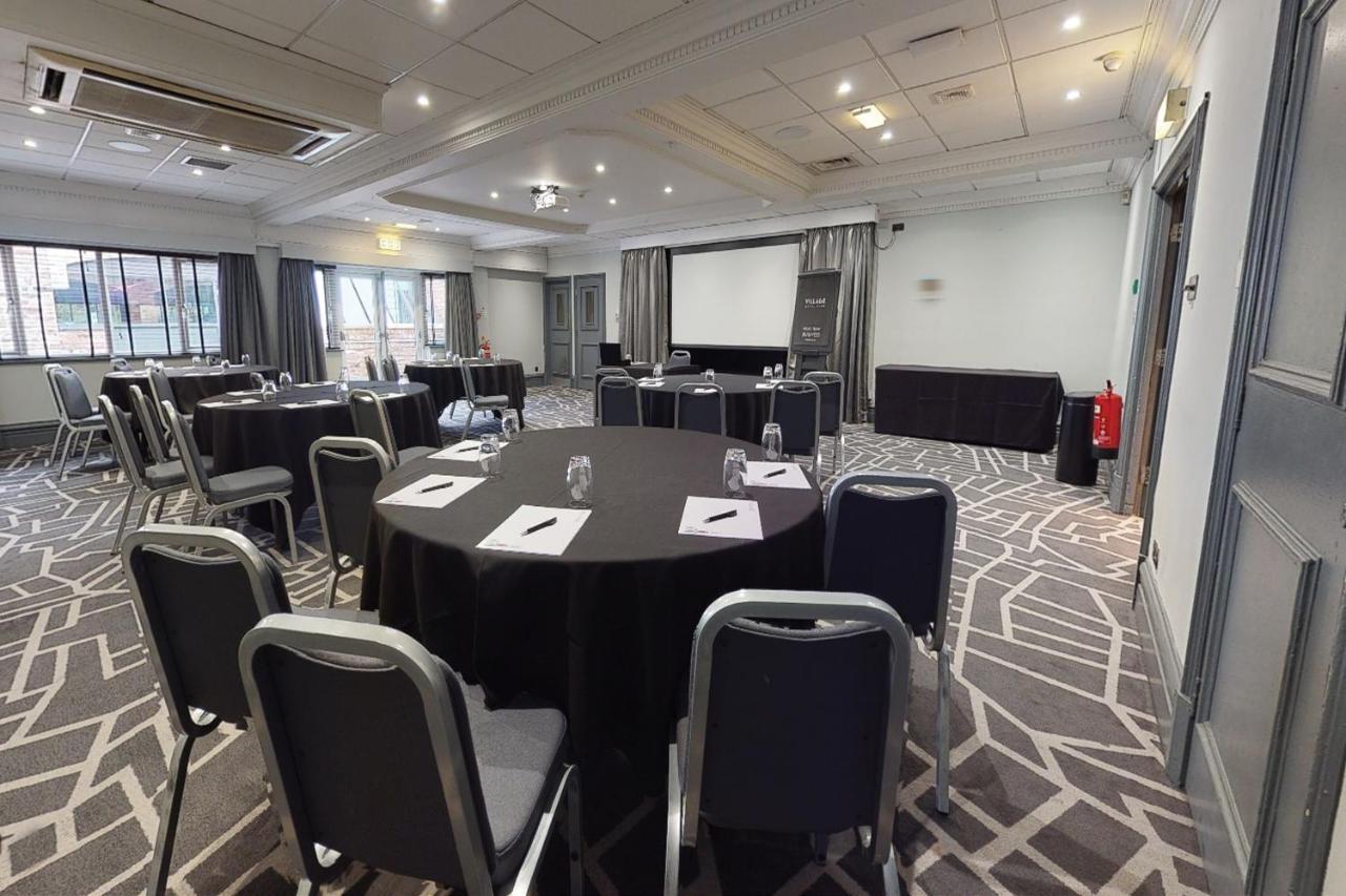 Village Hotel Manchester Cheadle Cheadle  Dış mekan fotoğraf
