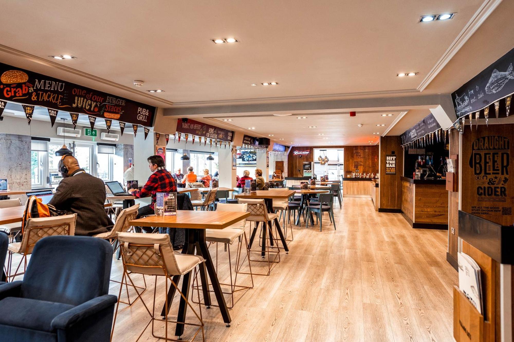 Village Hotel Manchester Cheadle Cheadle  Dış mekan fotoğraf