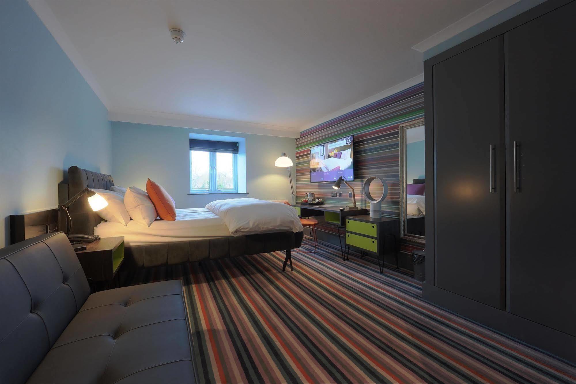 Village Hotel Manchester Cheadle Cheadle  Dış mekan fotoğraf