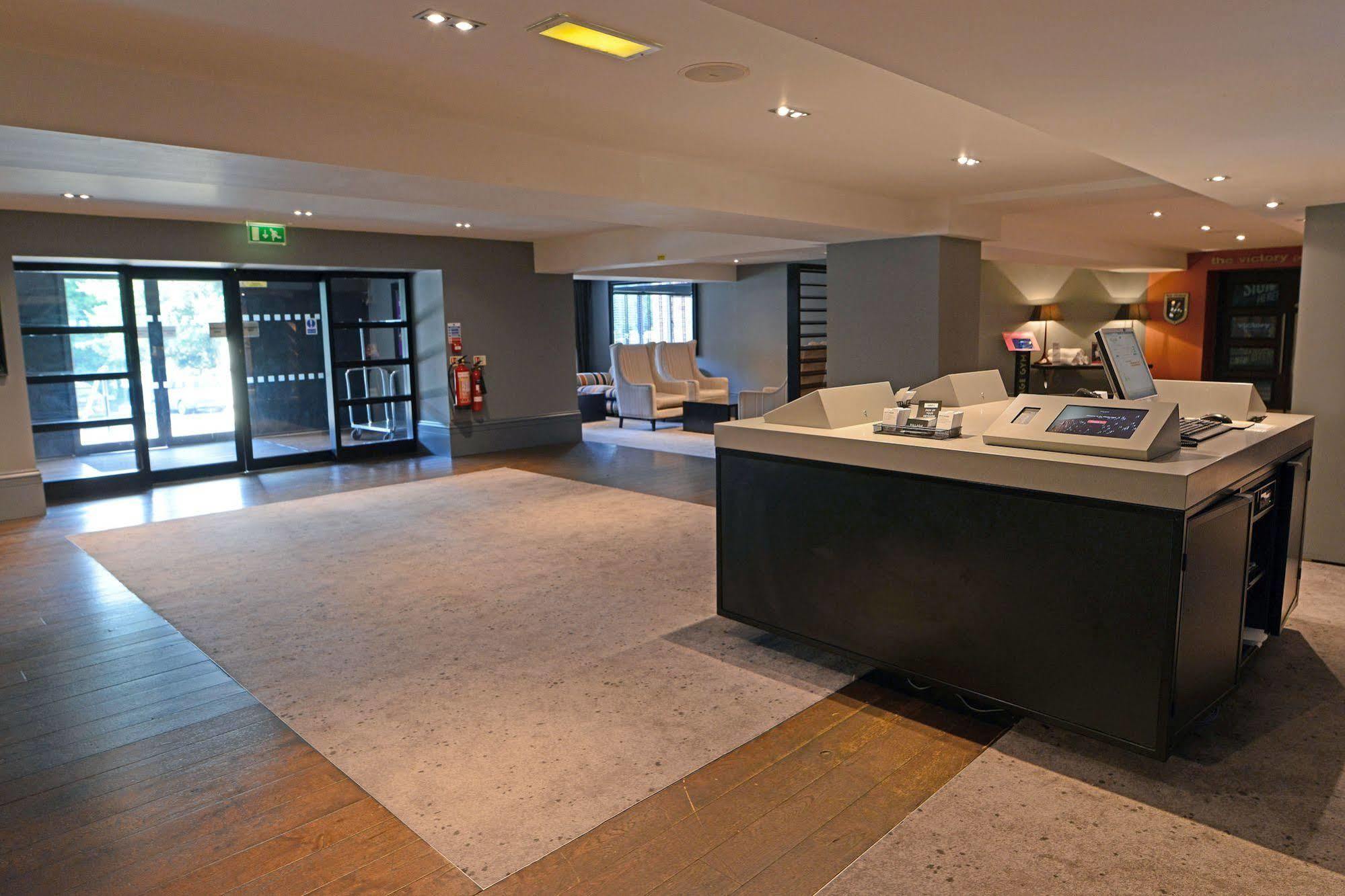 Village Hotel Manchester Cheadle Cheadle  Dış mekan fotoğraf